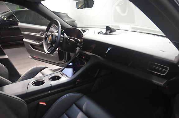 Porsche Taycan 4 12 of 20