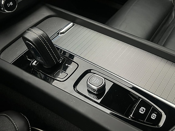 Volvo XC60 24 of 30
