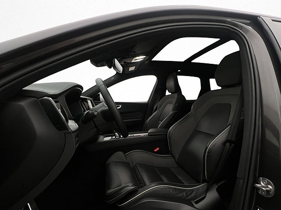 Volvo XC60 11 of 30