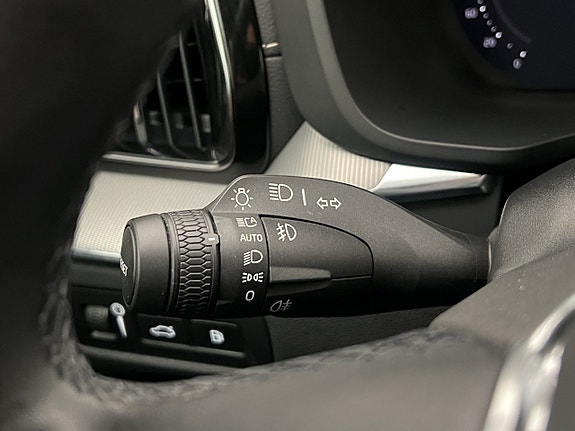 Volvo XC60 15 of 30