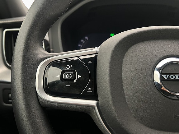 Volvo XC60 16 of 30