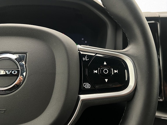 Volvo XC60 18 of 30