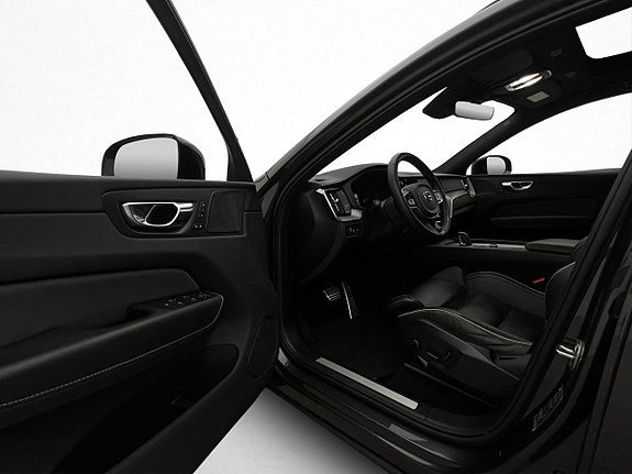Volvo XC60 10 of 30