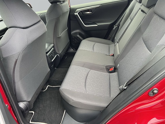 Toyota RAV4 7 of 10