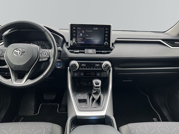 Toyota RAV4 8 of 10
