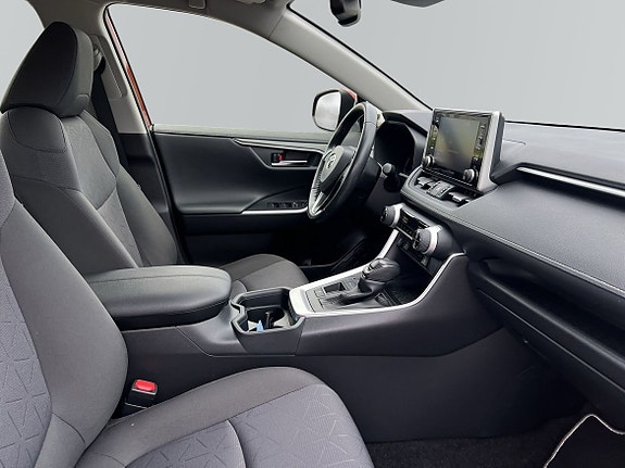 Toyota RAV4 6 of 10