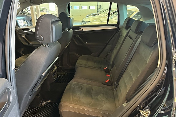 Volkswagen Tiguan 13 of 30