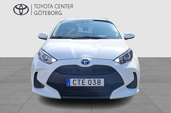 Toyota Yaris 7 of 12