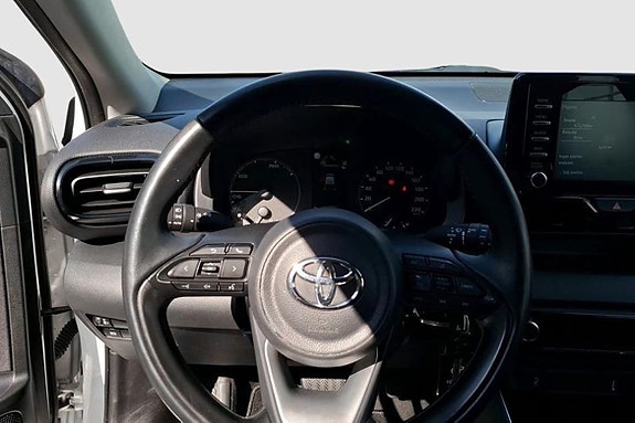 Toyota Yaris 11 of 12