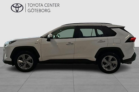 Toyota RAV4 5 of 12