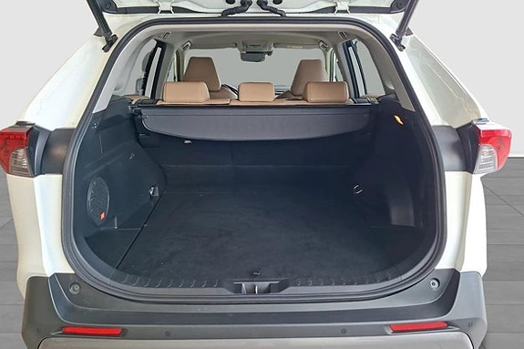 Toyota RAV4 12 of 12