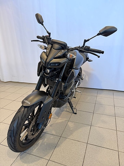 Yamaha MT-125 7 of 10