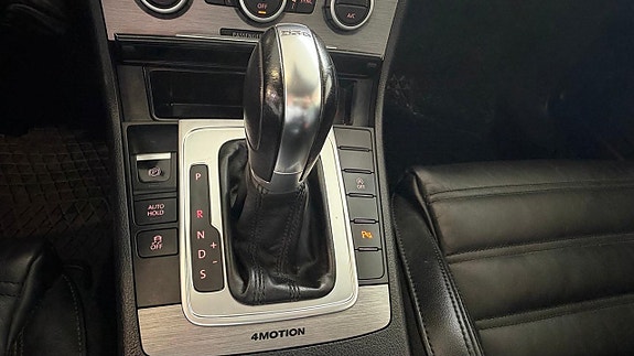 Volkswagen Passat 15 of 16