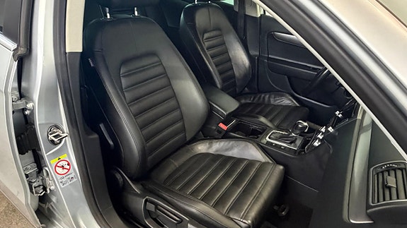 Volkswagen Passat 10 of 16