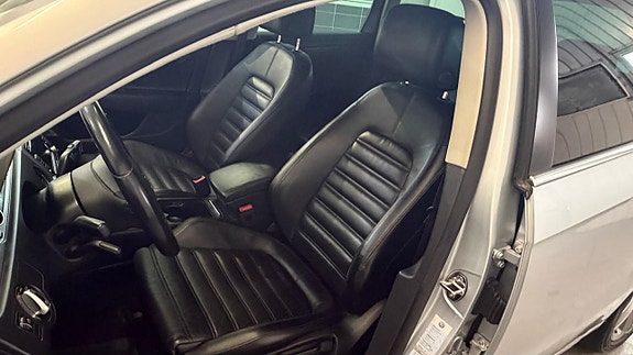 Volkswagen Passat 9 of 16