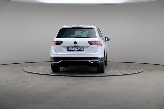 Volkswagen Tiguan 5 of 25