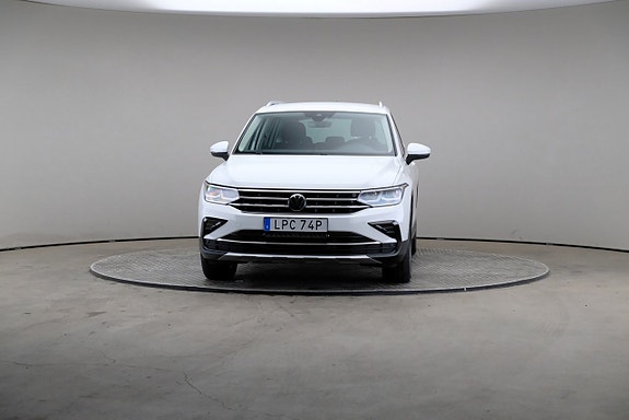 Volkswagen Tiguan 3 of 25