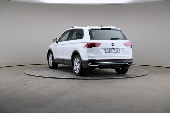 Volkswagen Tiguan 2 of 25
