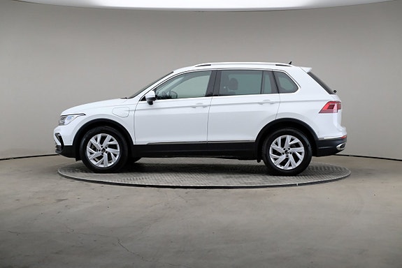 Volkswagen Tiguan 4 of 25