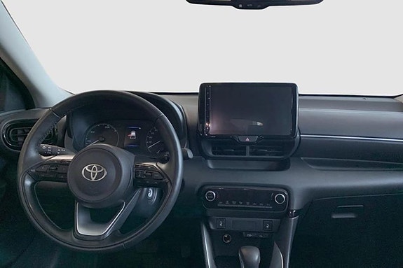 Toyota Yaris 9 of 11