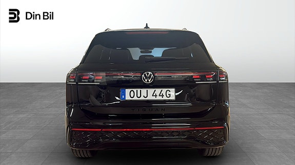 Volkswagen Tiguan 5 of 12