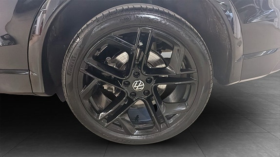 Volkswagen Tiguan 6 of 12