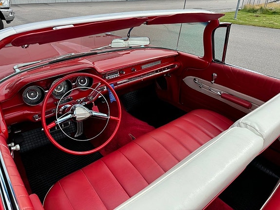 Pontiac Catalina 22 of 30