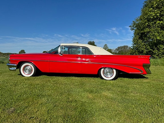 Pontiac Catalina 15 of 30