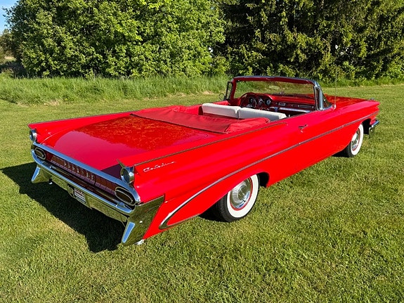 Pontiac Catalina 11 of 30