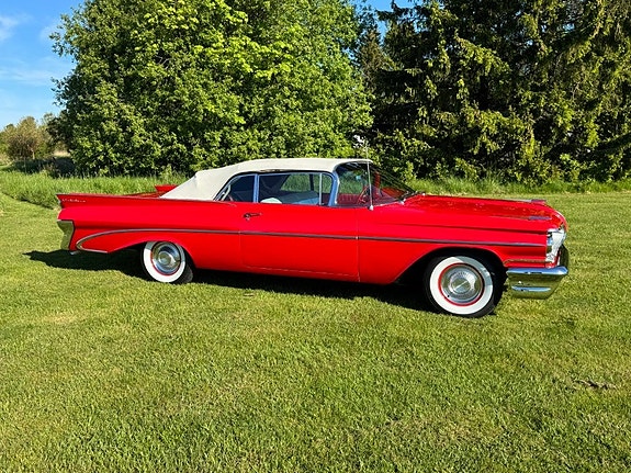 Pontiac Catalina 12 of 30