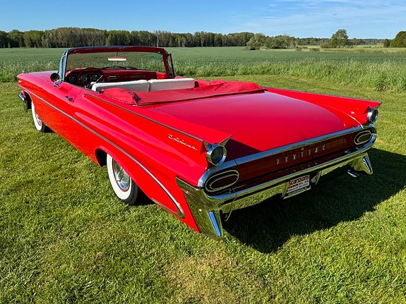 Pontiac Catalina 7 of 30