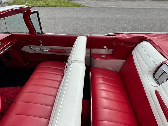 Pontiac Catalina 29 of 30