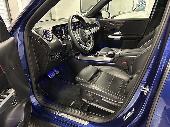 Mercedes-Benz GLB200 8 of 24