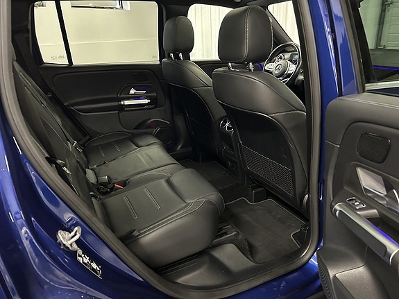 Mercedes-Benz GLB200 11 of 24