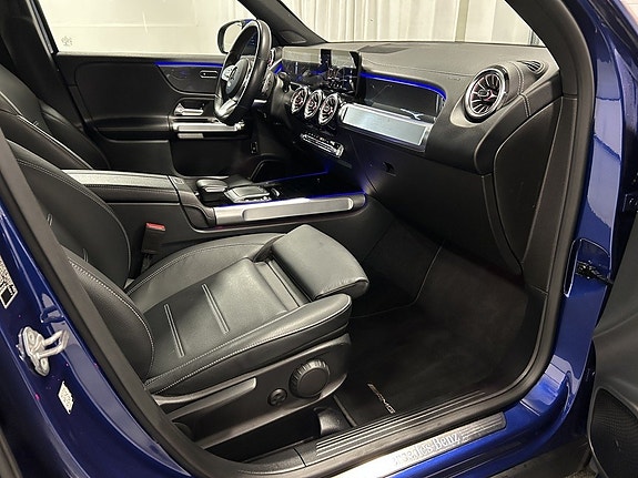Mercedes-Benz GLB200 7 of 24