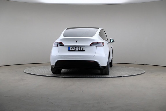 Tesla Model Y 5 of 25