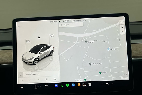 Tesla Model Y 7 of 25