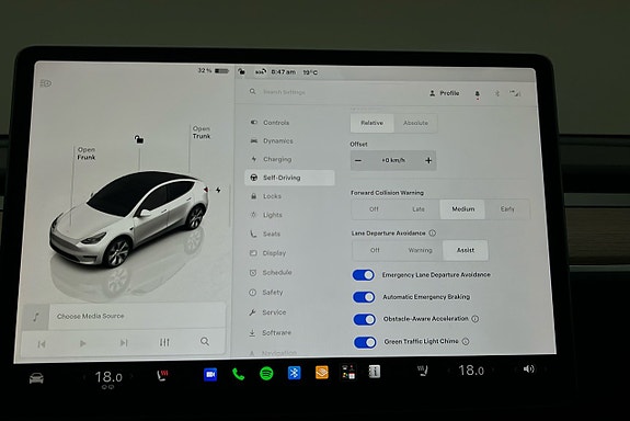 Tesla Model Y 24 of 25