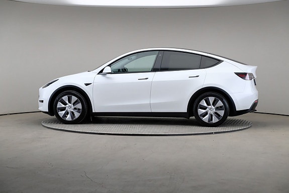 Tesla Model Y 4 of 25