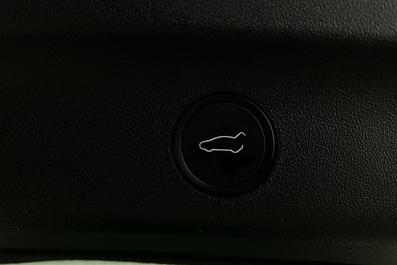 Tesla Model Y 14 of 25