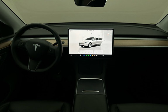 Tesla Model Y 6 of 25