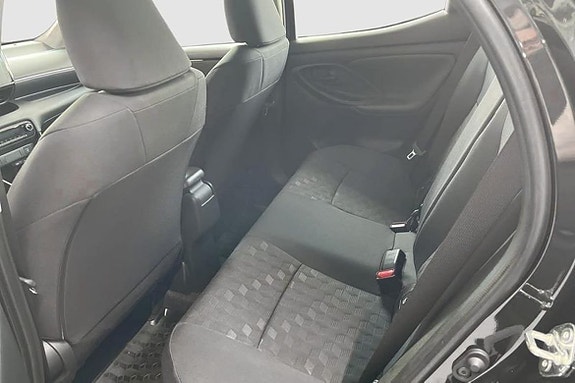 Toyota Yaris 8 of 11