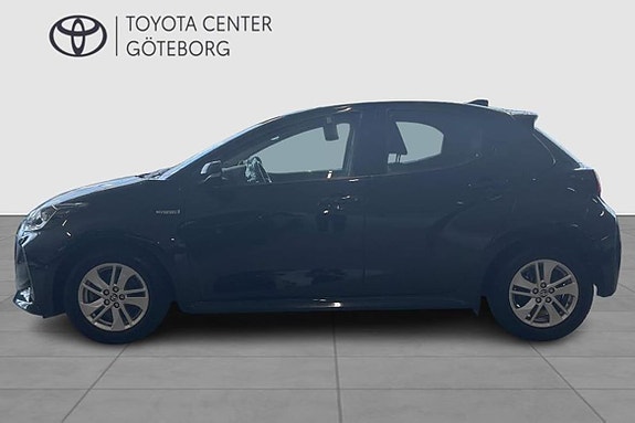 Toyota Yaris 5 of 12