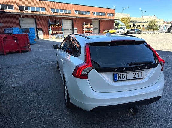 Volvo V60 3 of 9