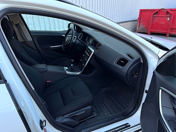 Volvo V60 8 of 9