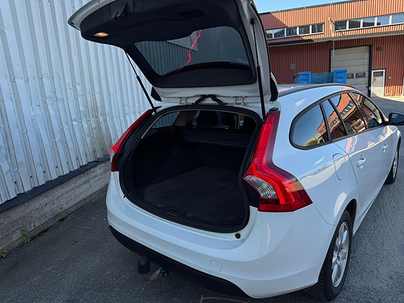 Volvo V60 7 of 9