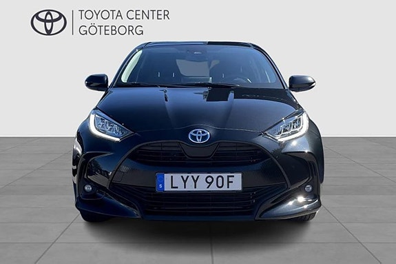 Toyota Yaris 7 of 12