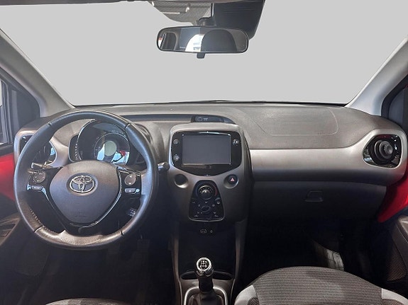 Toyota Aygo 12 of 19