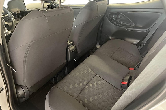 Toyota Yaris 13 of 20