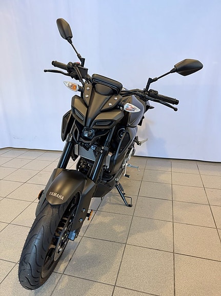 Yamaha MT-125 7 of 10
